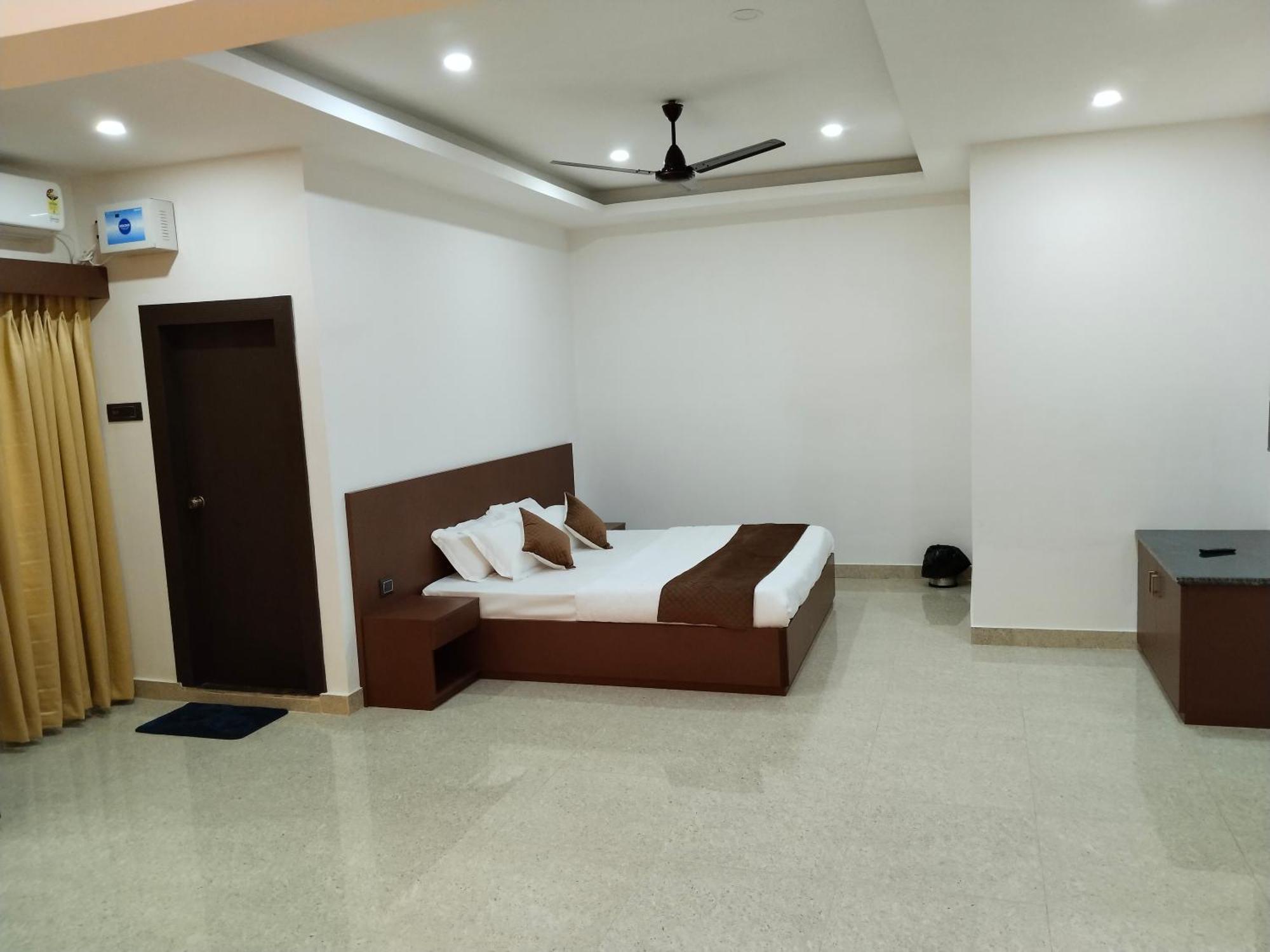 Griha Laxmi Hotel Dibrugarh Exterior photo